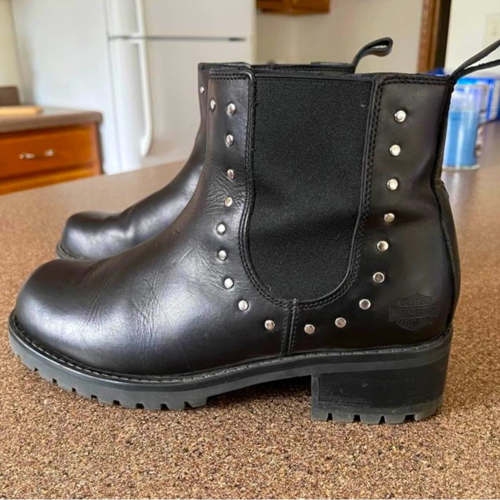 Women’s Harley Davidson riding boots (size 10).